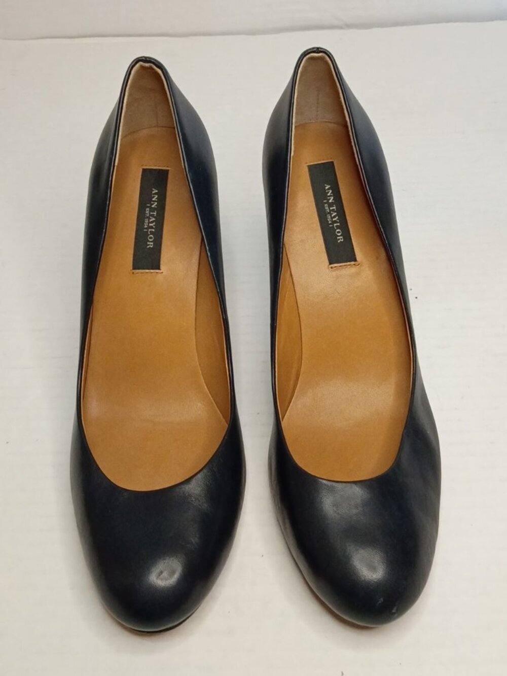 Ann Taylor Navy Blue Leather Round Toe Pumps Heels Women's Size 6.5M